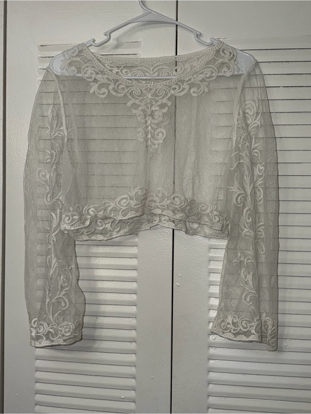Women’s Sheer White lace bolero with floral embroidery-fits medium loose fit